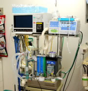 麻酔・人工呼吸器・生体モニター装置